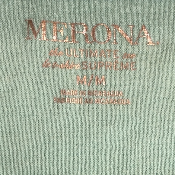 Womens tee shirt, size medium - Picture 6 of 15